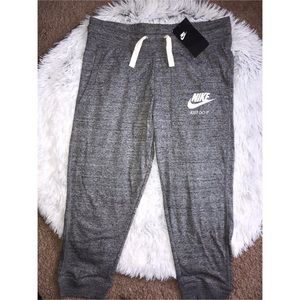 Nike Capris Sweatpants